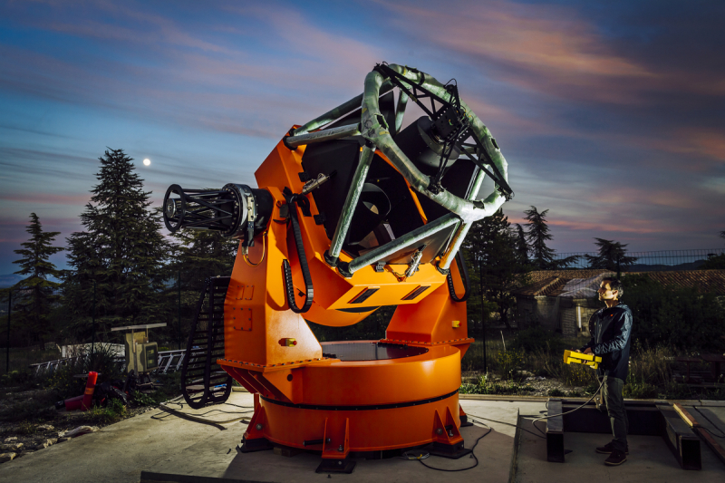 Night-time operation of the COLIBRI telescope at the Haute-Provence Observatory