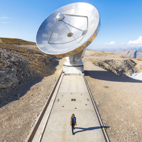 Antenne de l'observatoire astronomique NOEMA, sur le Plateau de Bure, dans les Hautes-Alpes. 
